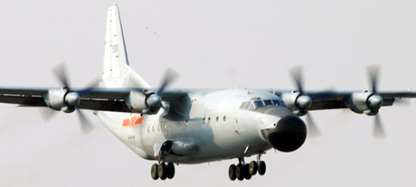 Mẫu máy bay do thám Y-8 được cải tiến từ thiết kế nguyên gốc là một phi cơ chở hàng. (Ảnh: