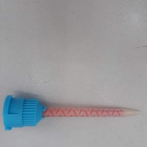 Đầu bơm cao su trong miệng